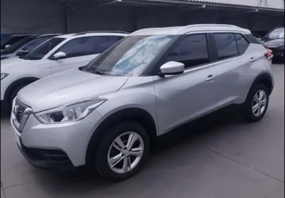 Nissan kicks s mt 2018