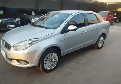 Fiat siena essence 1.6 2013