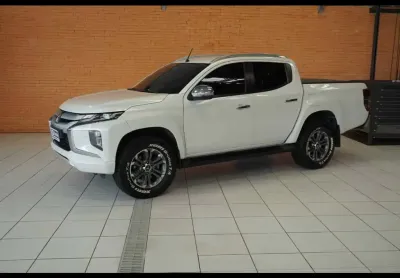 Mitsubishi triton sport hpe s 2022