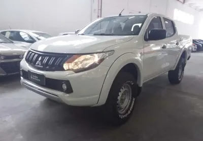 Mitsubishi l200 triton 2023 2.4 16v turbo diesel gl cd 4x4 manual