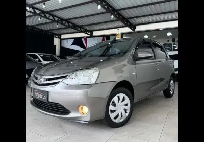 Toyota etios hb xs 15 at 2017