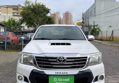 Hilux super bem cuidada