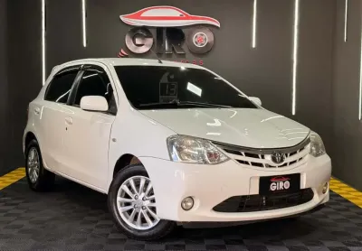 Toyota etios xls 1.5 flex 16v 5p mec - branca - 2012/2013