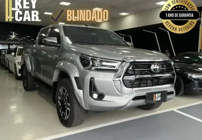 Toyota hilux cd srx plus 4x4 2.8 tdi die. aut.