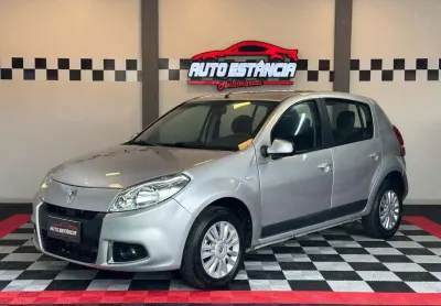 Renault sandero pri 16 2012