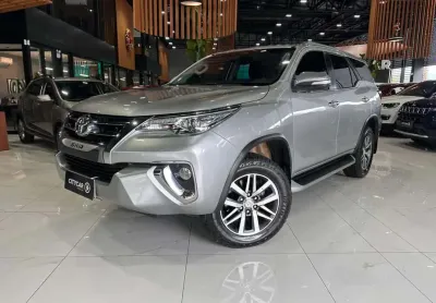 HILUX SW4 SRX 2.8 DIESEL 4x4 (5 LUGARES)