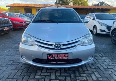 Toyota etios hb xs 1.3 2013