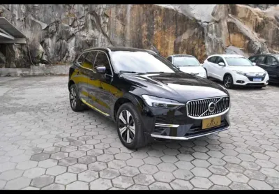 Volvo xc60 2.0 t8 plus awd híbrido  - preta - 2022/2023