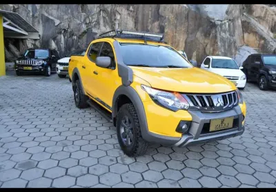 Mitsubishi l200 savana 2.4 4x4 at - amarela - 2022/2023