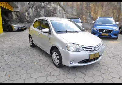 Toyota etios xs 1.5 mt  - prata - 2014/2014