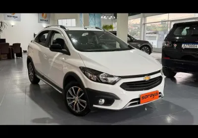 Chevrolet onix hatch activ 1.4 8v flex 5p aut.  - branca - 2017/2018