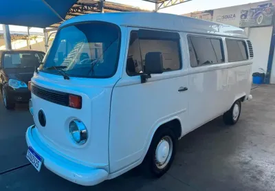 Vw kombi lotacao  20004/2005  revisado file lacrado pneus bons  veiculo   possui passagem leilao