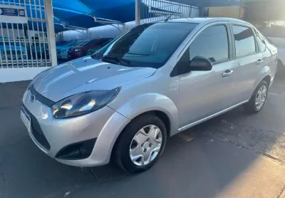 Ford fiesta sedan  1.0  flex  2010/2011 completo revisado lacrado mecanica 100% ipva pago