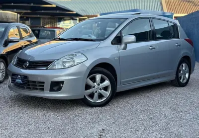 Nissan nissan tiida 1.8 s 2013