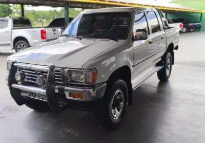  ️ hilux cd dlx 4x4   1999/1999 ️ 2.8 diesel   completíssima  ️  2°dono   banco de couro  ️ step sem