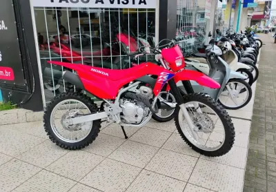 Honda crf 250f 2025 0km, aceito troca, cartão e financiamento