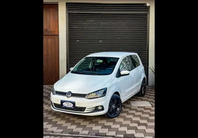 Volkswagen Fox Comfortline 1.6 Flex 8V 5p  - Branca - 2017/2018