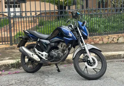 Honda cg titan  160 edição  especial 40 anos 15 mil km novissima 