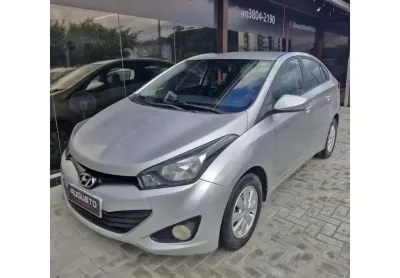 Hyundai hb20s c.plus/c.style 1.6 flex 16v mec.4p  - prata - 2013/2014