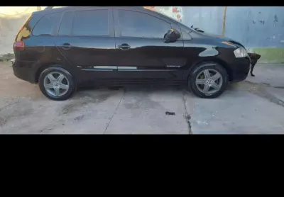 Carro revisado com pneus novos, só pegar e andar