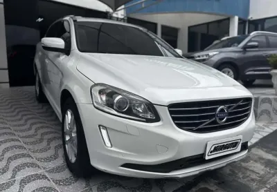 Volvo xc 60 d-5 momentum 2.0 awd diesel 5p 2017