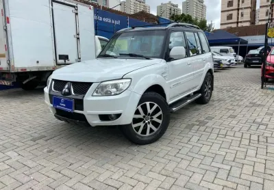 Mitsubishi pajero tr4 2013
