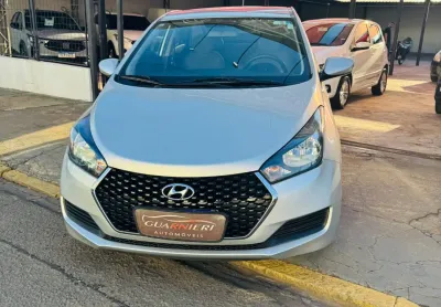 Veiculo sedã, automático, com a praticidade e qualidade que você procura em um carro. 