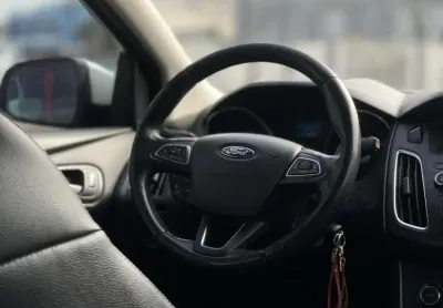 Ford focus se 1.6 hc 2016