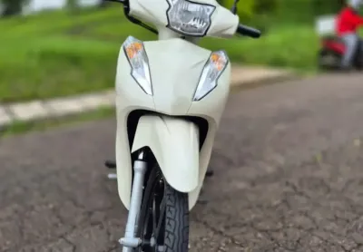 Honda biz 125 bem cuidada ano 2021/2022, pneus bons , com opçao de financiamento.