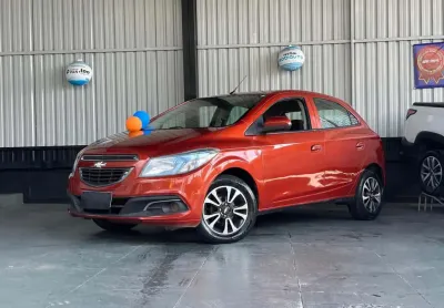 Chevrolet onix 1. 4mt ltz 2013