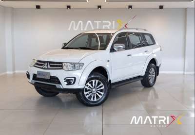 Mitsubishi pajero hpe 3.2 4x4 t.i. dies. 5p aut.
