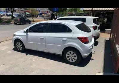 Chevrolet onix 1.4mt ltz 2015