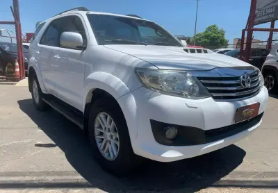 Toyota hiluxsw4 srv4x4 2013