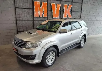 Toyota hilux 3.0 sw4 srv 4x4 aut diesel 2013