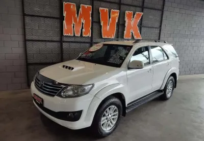 Toyota hilux 3.0 sw4 srv 4x4 diesel 2015