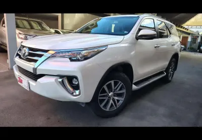 TOYOTA HILUX 2.8 SRX 4X4 2.8 TDI 16V DIESEL AUT 2019-Impecável