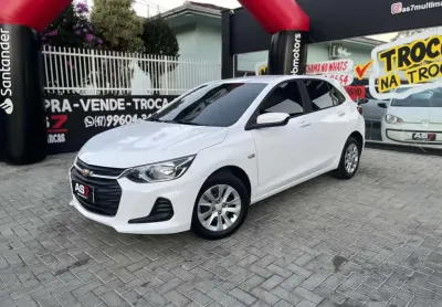 Chevrolet onix hatch lt 1.0 12v flex 5p mec.  - branca - 2020/2020