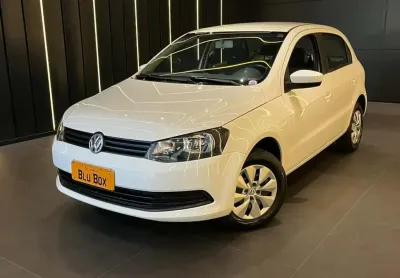 Volkswagen Gol (novo) 1.0 Mi Total Flex 8V 4p - Branca - 2013/2014