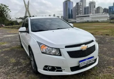 Chevrolet cruze lt hb 2014