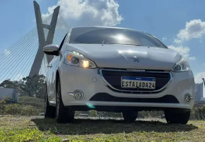Peugeot 208 griffe a 2015