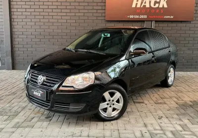 Volkswagen polo sedan 1.6 - preta - 2010/2011