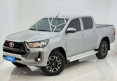 TOYOTA HILUX CD 4X4 2.8 TURBO DIESEL Mec. 2023 COMPLETA