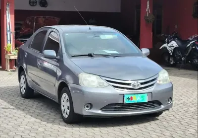 Toyota etios sd xs 2013