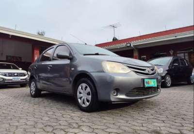 Toyota etios sd xs 2013