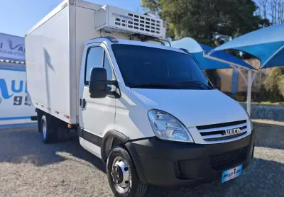 Iveco daily55c16 baú refrigerado 2010