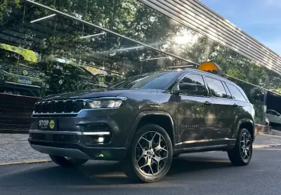 Sofisticação, robustez e desempenho em um só suv - e de bonus é 7 lugares