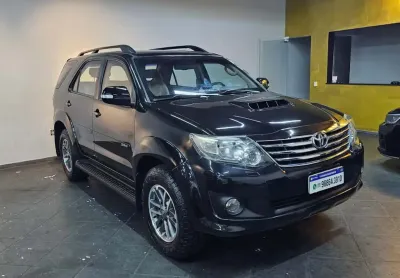 Toyota hilux sw4 srv d4-d 4x4 3.0 tdi dies. aut