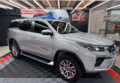 Toyota hilux sw4 2021 2.8 d-4d turbo diesel srx 7l 4x4 automático