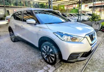 Kicks 1.6 s automática em excelente estado de conservação