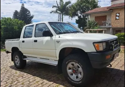 Toyota hilux 2.8 dlx 4x4 cd 8v diesel 4p manual
